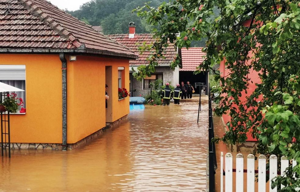 U poplavama oštećeno 1000 kuća, 200 miliona dinara bespovratne pomoći za popravku