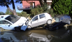 U poplavama u Italiji stradalo deset ljudi
