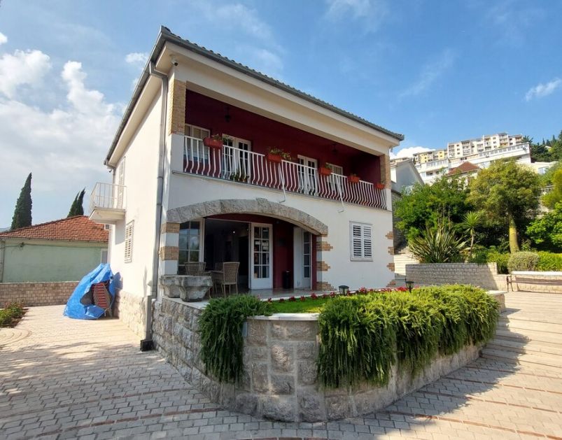 U poseti Andrićevoj kući u Herceg Novom u godini jubileja (AUDIO)