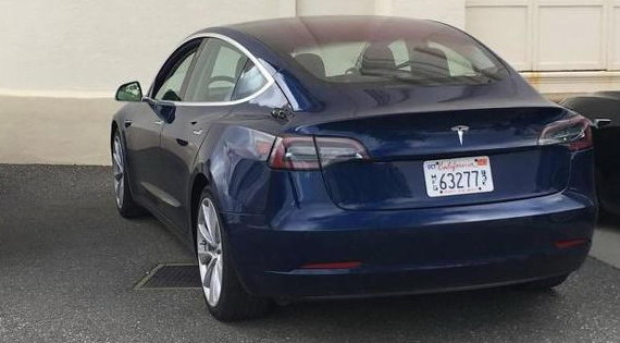U poslednje dve godine Tesla Model 3 je imao čak 120 softverskih ažuriranja