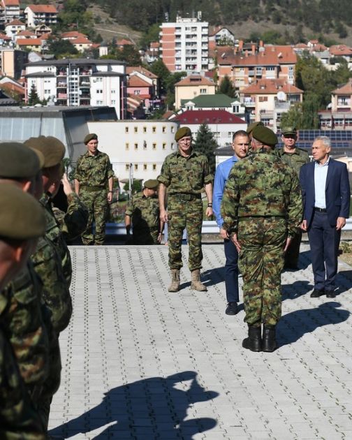 U pratnji ruskog ambasadora i izaslanika Šojgua, Stefanović i Mojsilović obišli vojne snage u Raškoj