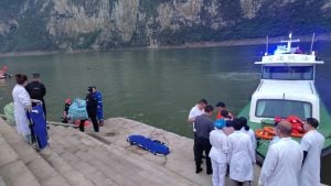 U prevrtanju turističkih brodova u Kini poginulo najmanje devet osoba