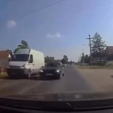 U sekundi izbegnuta tragedija! Snimak nasilničke vožnje kod Obrenovca ledi krv - pukom srećom izbegnut direktan sudar (VIDEO)
