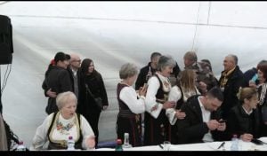 U selu kod Kosjerića napadnuta ekipa N1 (VIDEO)