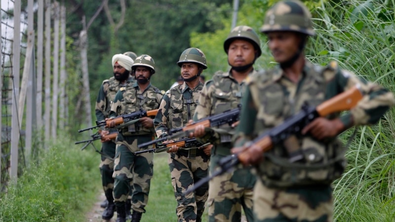 U spornoj regiji Kašmir poginuo indijski vojnik u razmjeni vatre sa Pakistanom
