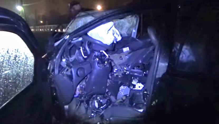U stravičnom udesu na Ibarskoj poginuo mladić (25): Kamion u direktnom sudaru smrskao “punta” (FOTO) (VIDEO)