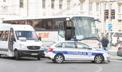 U sudaru autobusa i automobila u Nišu povredjena jedna osoba
