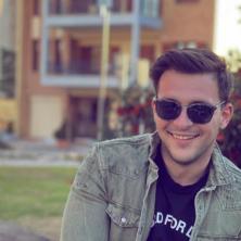 U tom trenutku je još bio živ Potresni poslednji trenuci mladića koji se utopio na Lefkadi, trebalo je da se oženi za 20 dana: Momačko veče se pretvorilo u tragediju (VIDEO)