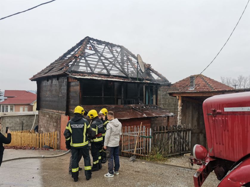 U tutinskom naselju Kleče eksplodirao plin, kuća poptuno izgorjela, žena teško povrijeđena
