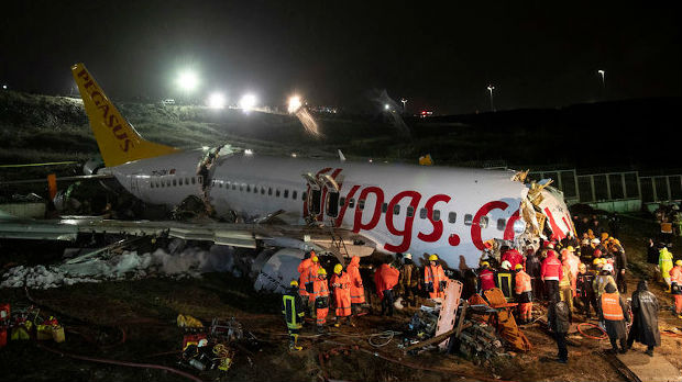 U udesu aviona u Istanbulu troje poginulo