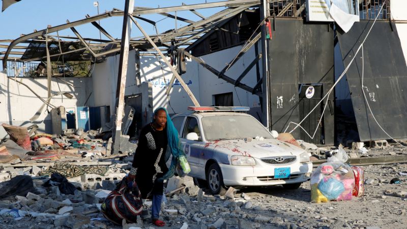 U vazdušnom udaru na centar za migranate kraj Tripolija ubijeno 40 ljudi