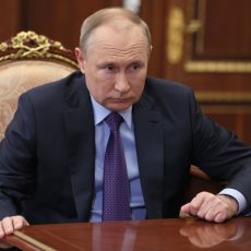 UDAHNUO SAM OBEMA NOZDRVAMA Putin među prvima primio nazalnu vakcinu protiv korone - otkrio kako se oseća