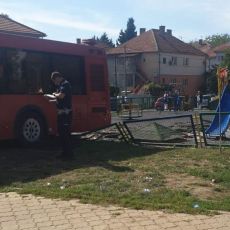 UDARIO U DECU - HAVARIJA U ZEMUNU: Evo zbog čega je vozilo gradskog prevoza ULETELO na igralište (FOTO)