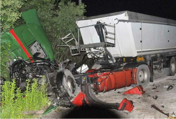 UDES NA IBARSKOJ: Teže povrijeđen vozač kamiona NP registracije (FOTO)