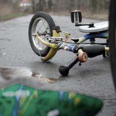 UDES U CENTRU KRALJEVA! Teško povređen biciklista!