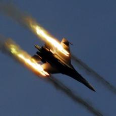 UDRI, RASPALJUJ: Ruski avioni uništili NAJVEĆE NAFTNO POLJE Islamske države! 