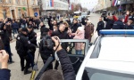 UHAPŠEN DAVOR DRAGIČEVIĆ: Sukob građana i policije, Stanivuković pušten na slobodu, pa opet lišen slobode  (FOTO+VIDEO) 