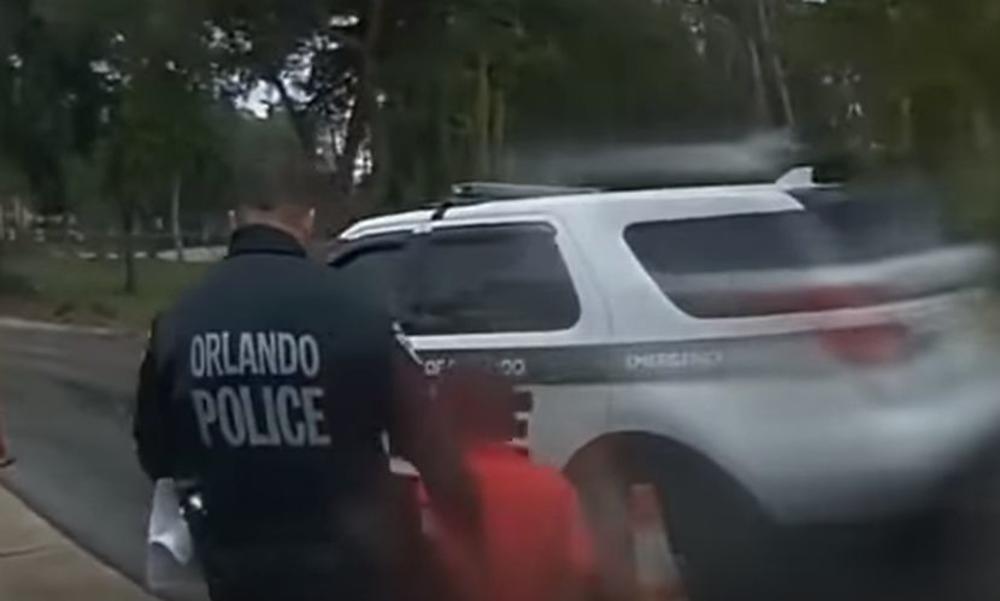 UHAPŠENA DEVOJČICA (6) U ORLANDU! Plakala i molila policiju da je pusti: Ne stavljajte mi lisice! (VIDEO)