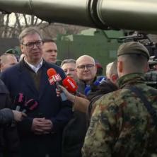 ULAŽEMO 300 MILIONA EVRA U PROIZVODE DOMAĆE INDUSTRIJE: Vučić na prikazu naoružanja i vojne opreme u Nišu (VIDEO)