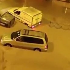 ULICE SU SE PRETVORILE U REKE, BUJICA NOSILA AUTOMOBILE! Potop u Španiji - za pola sata palo 50 litara kiše (VIDEO)
