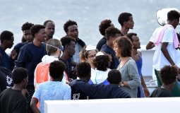 
					UNHCR traži od Grčke da poboljša uslove u kampovima za migrante 
					
									