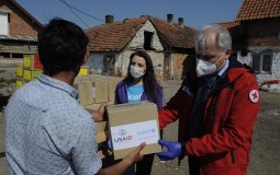 
					UNICEF, Crveni krst i USAID pružaju vitalnu podršku deci i porodicama kao odgovor na COVID-19 
					
									