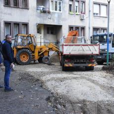 UNUTARBLOKOVSKE POVRŠINE PO MERI GRAĐANA: Opština Zemun brine o svojim sugrađanima! (FOTO)