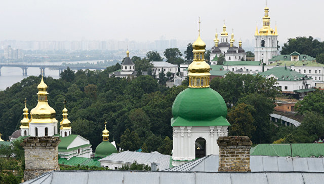 UPC Moskovske patrijaršije obustavila služenje sa sveštenstvom Carigradske patrijaršije