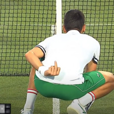 USRED MEČA: Novak pokazao srednji prst Ivaniševiću (VIDEO)
