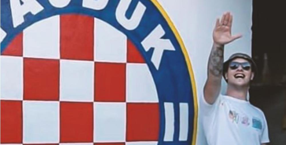 USTAŠKI SKANDAL GRADONAČELNIKOVOG SINA: Veliki navijač Hajduka nacističkim pozdravom pozirao pored klupskog grba!