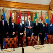 USVAJANJE REZOLUCIJE DOVEŠĆE DO GLOBALNE LANČANE REAKCIJE: Predsednik na ručku sa ambasadorima afričkih zemalja