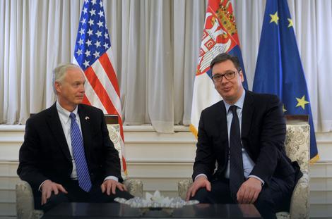UTICAJNI SENATOR U BEOGRADU Vučić: Pozvao sam senatora da zamoli Albance da budu spremni na kompromis
