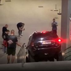 UŽAS, 10.000 KAZNA JE MALA Šok snimak iz tržnog centra - automobilom krenuo niz stepenice (VIDEO)