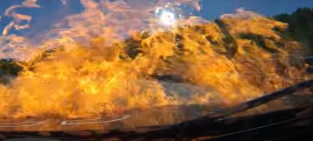 UŽAS NA TRCI U HRVATSKOJ: Automobil se zapalio pri velikoj brzini, vozač se spasao skokom kroz vatru (VIDEO)