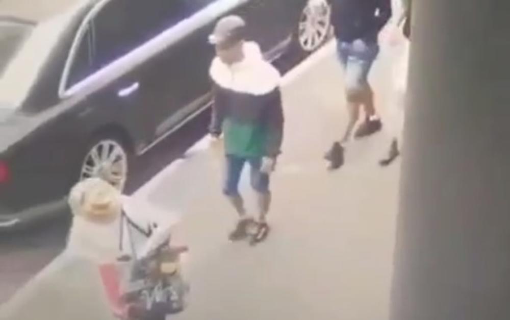 UŽAS U CENTRU BEOGRADA: Pogledajte kako lopovi pljačkaju ženu na ulici usred dana! (VIDEO)