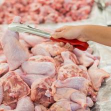 UŽAS! U PILETINI IMA NAJVIŠE HEMIJE I ANTIBIOTIKA: Uz ovaj jednostavan trik OČISTITE meso od otrova
