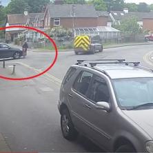 UŽAS USRED BELA DANA! Vozač mrtav pijan oborio ženu na biciklu, pa nastavio da je gazi - pojavio se UZNEMIRUJUĆI SNIMAK (VIDEO)