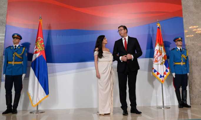 UŽIVO: Aleksandar Vučić sa supugom dočekuje zvanice, Kolinda donela poklon Tamari