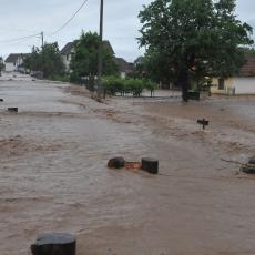 Zbog poplava i dalje kritična situacija - BRNABIĆ: Svi će biti obeštećeni! (FOTO/VIDEO)