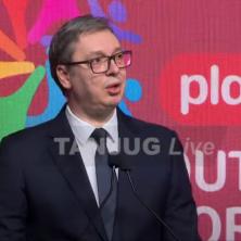 SVEČANOST U SAVA CENTRU: Vučić na proglašenju ambasadora Sportskih igara mladih - gost i čuveni nemački fudbaler (VIDEO)