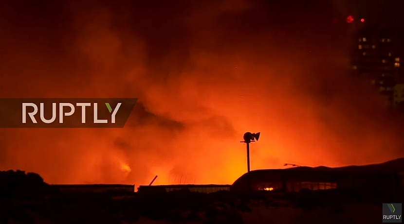 Stravičan požar u blizini Moskve: Gorelo skladište, vatrogasci se satima borili sa vatrom (VIDEO)
