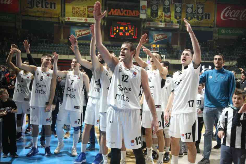 (FOTO) ŽILAVI ZLATIBORCI: Partizan slomio otpor tek u trećoj četvrtini! U polufinalu protiv Mege