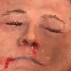 UZNEMIRUJUĆI PRIZOR:  Šok i jeza - da li ovaj čovek, zaista, prži lice?! (VIDEO/FOTO)