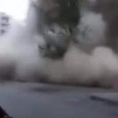 (UZNEMIRUJUĆI VIDEO) DA SE ČOVEK NAJEŽI: Objavljen zastrašujući snimak urušavanja zgrade u Izmiru!