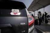 Uber i Lyft dobijaju od SAD 810 miliona $ za prevoz državnih službenika