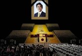 Ubica Šinza Abea tvrdi da u zatvoru dobija pisma podrške