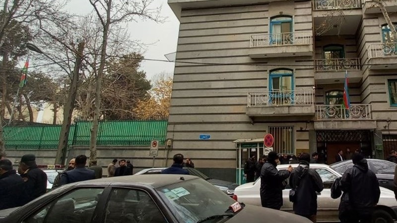 Ubijena jedna osoba pred ambasadom Azerbejdžana u Iranu, Baku evakuiše osoblje