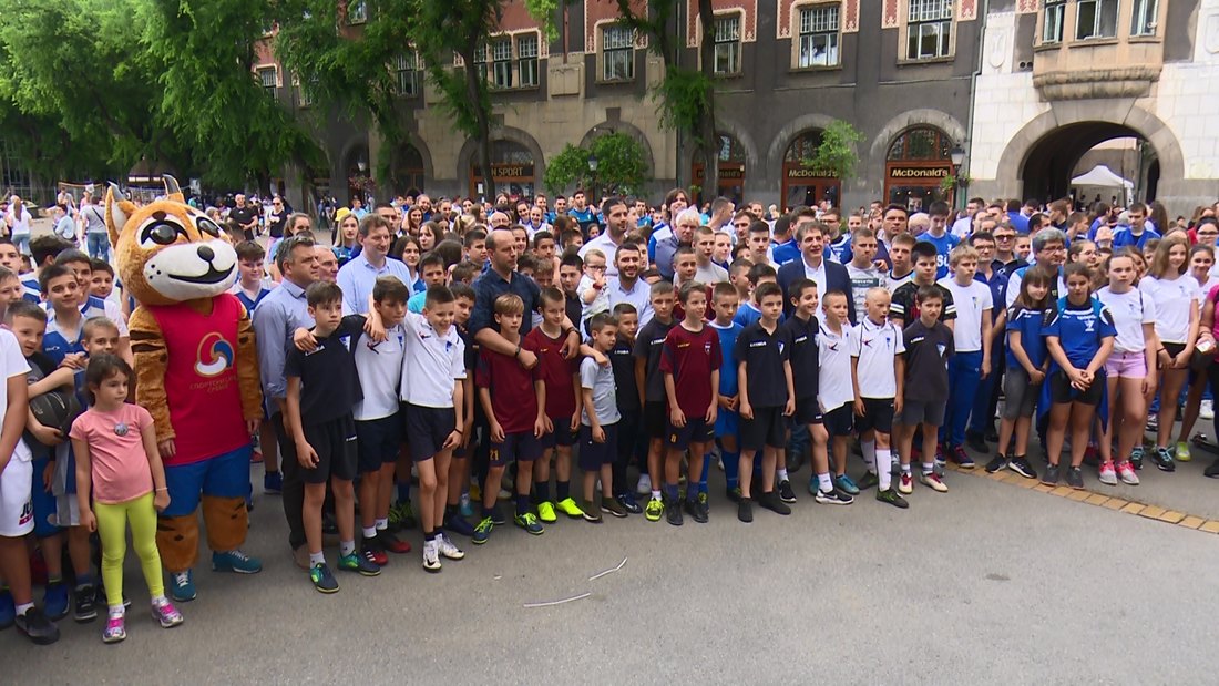 Udovičić posetio Severnobački okrug: Svaki dres i gol nada da će više dece ući u sistem sporta