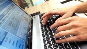 Udruženje radnika na internetu: Primarno da Vlada Srbije odustane od oporezivanja za prethodni period