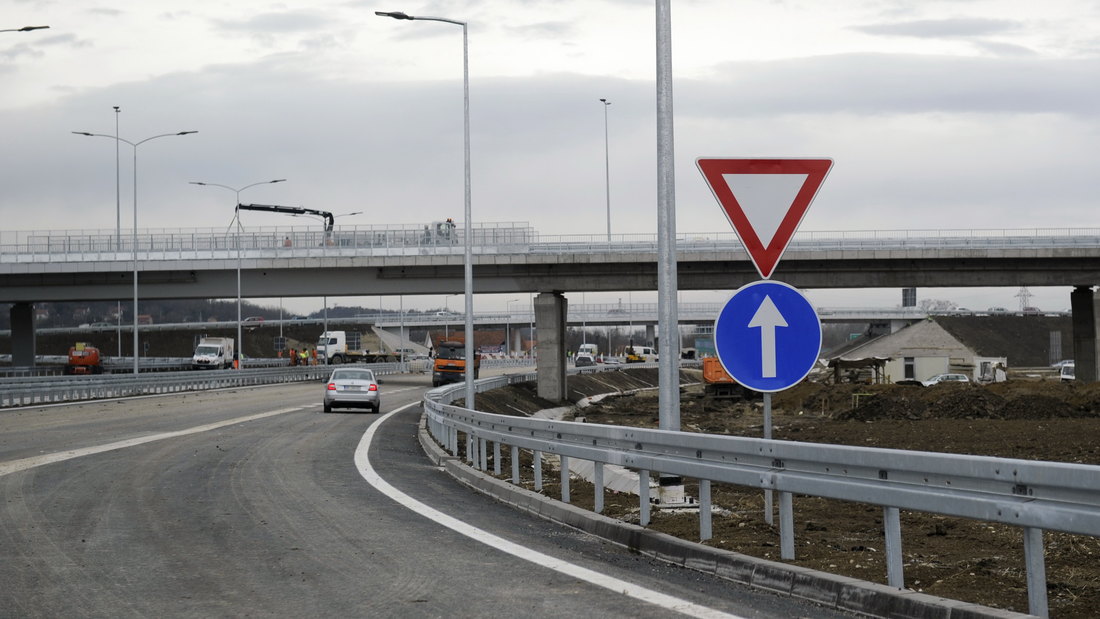 Ugradnja dodatne saobraćajne signalizacije na autoputu Miloš Veliki